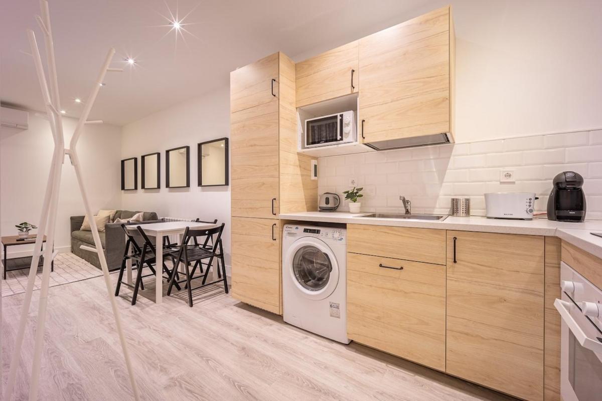 Encantador Apartamento En Atocha Apartman Madrid Kültér fotó