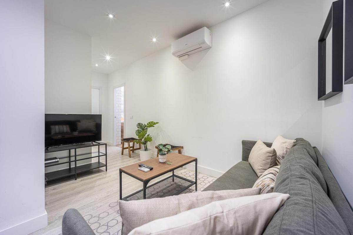 Encantador Apartamento En Atocha Apartman Madrid Kültér fotó