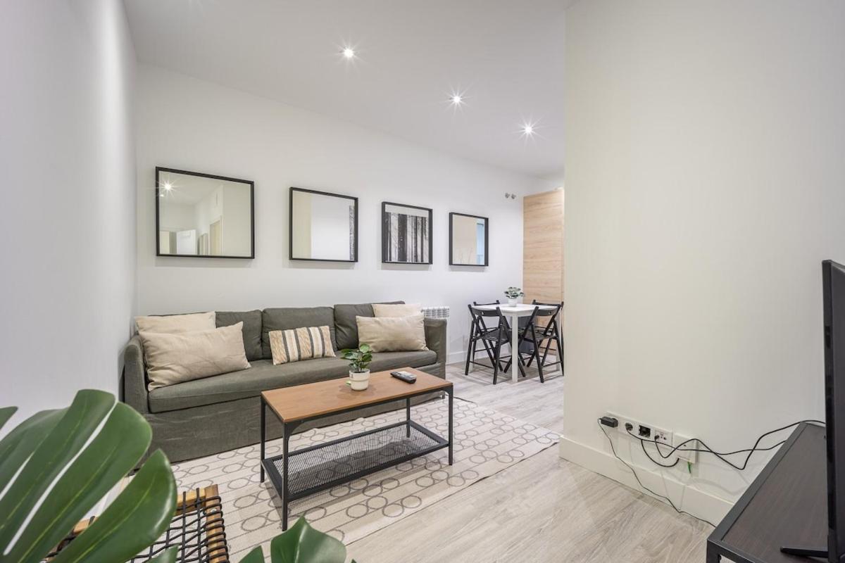 Encantador Apartamento En Atocha Apartman Madrid Kültér fotó